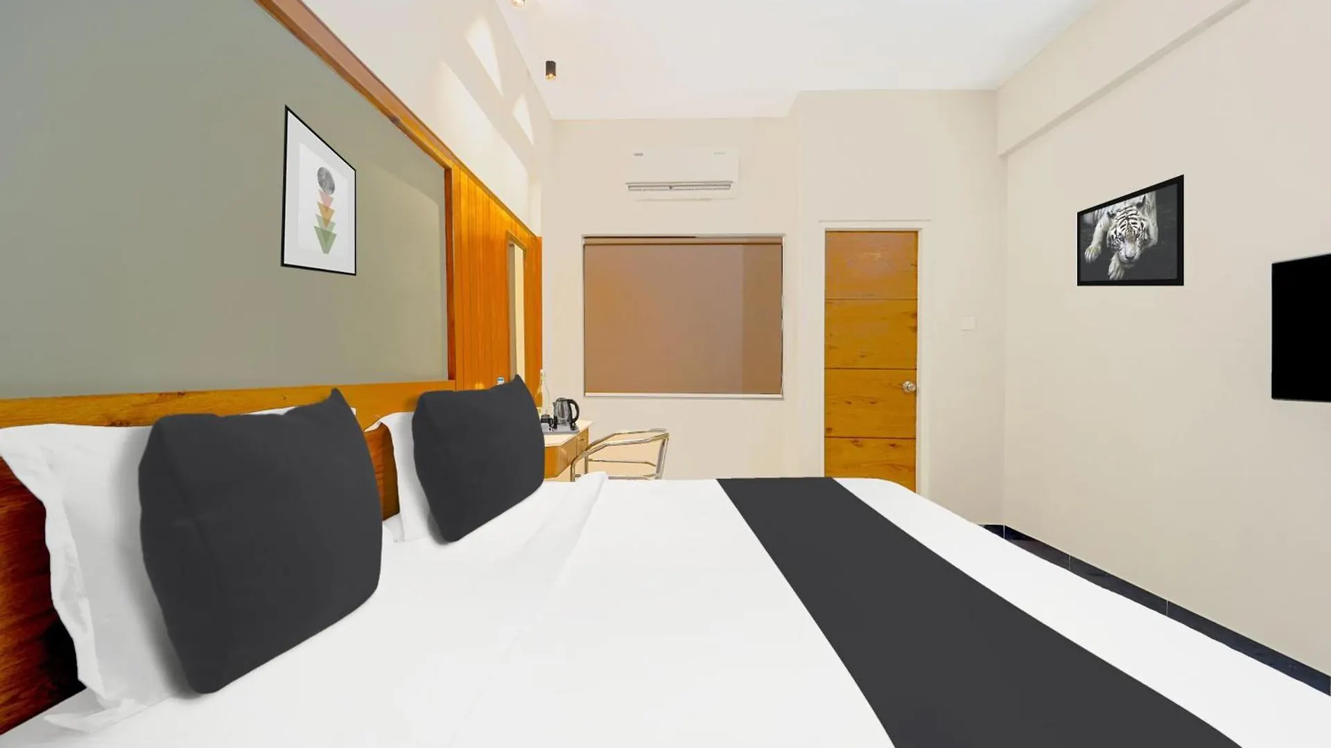 Super Hotel O Broadway Ernakulam Kochi