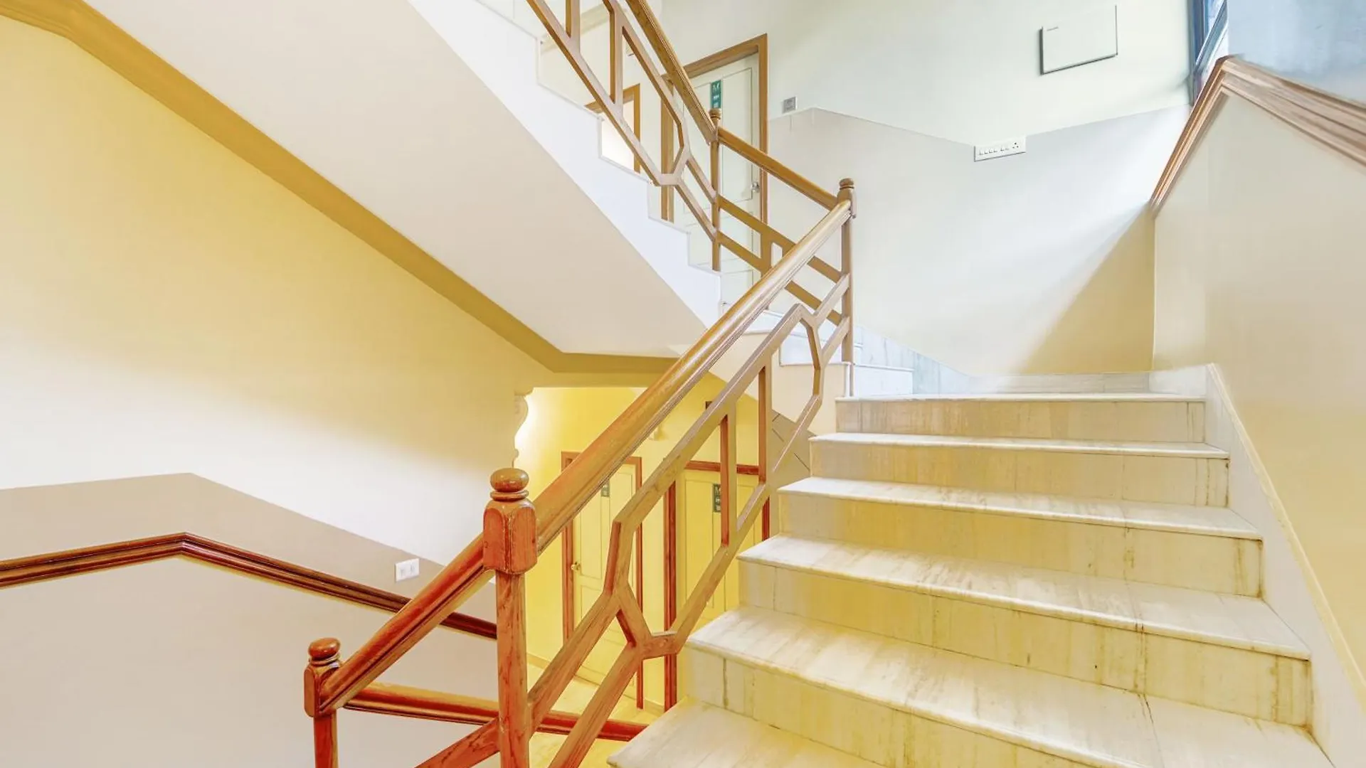 Super Hotel O Broadway Ernakulam Kochi