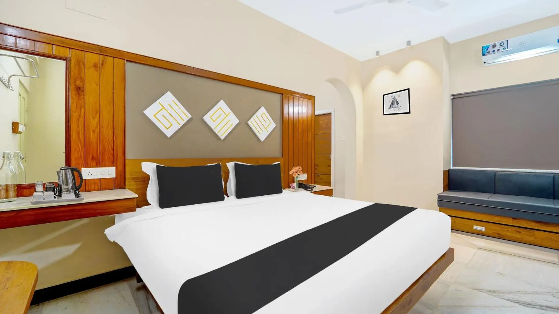 Super Hotel O Broadway Ernakulam Kochi
