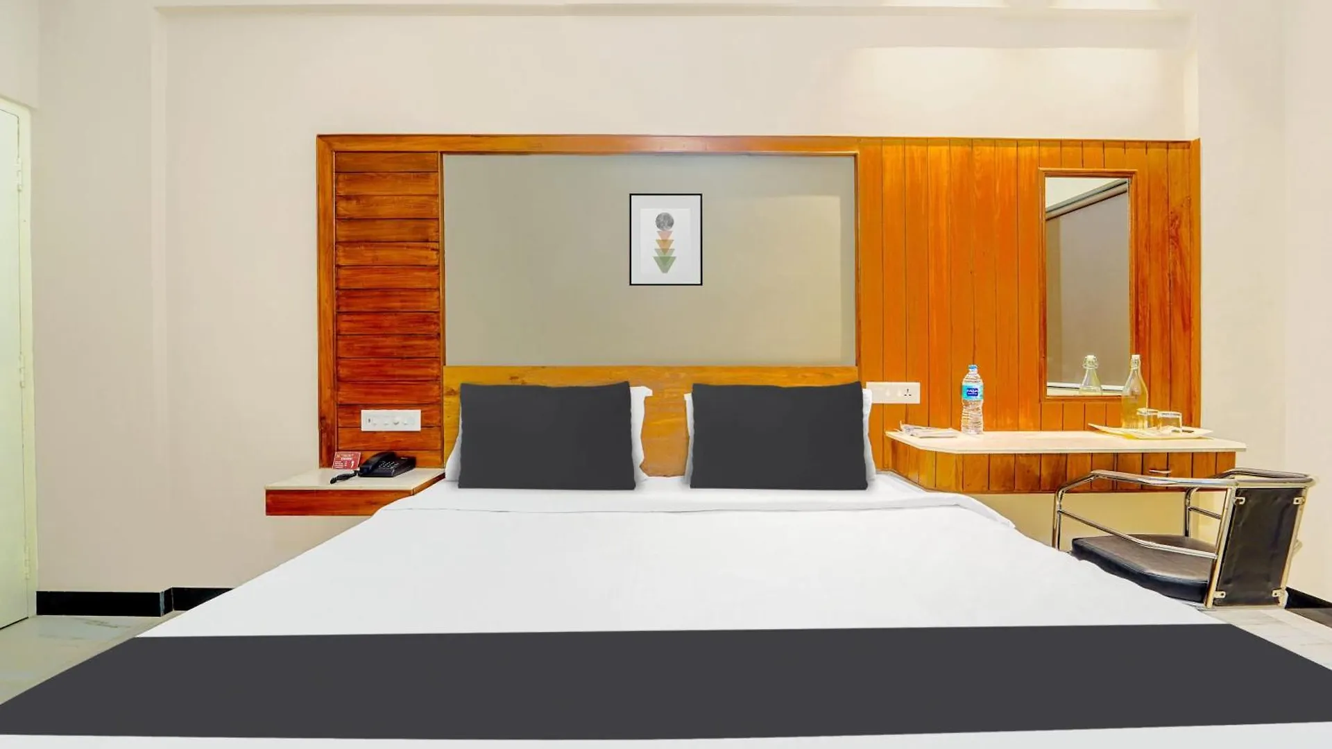 Super Hotel O Broadway Ernakulam Kochi