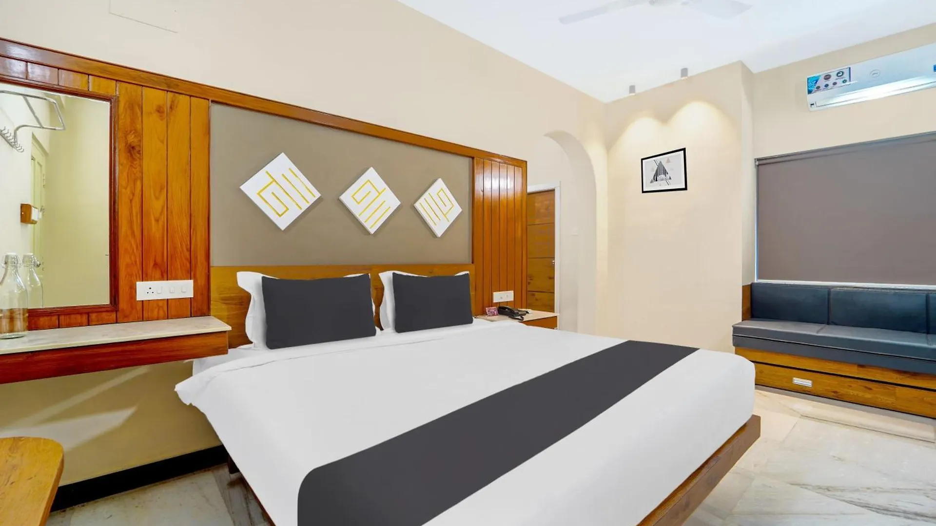Super Hotel O Broadway Ernakulam Kochi
