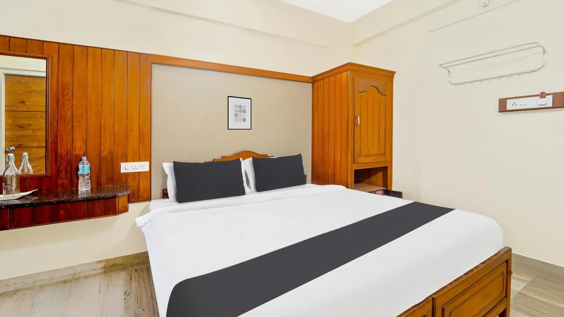 ***  Super Hotel O Broadway Ernakulam Kochi インド