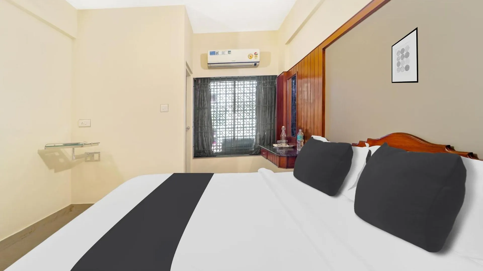 Super Hotel O Broadway Ernakulam Kochi