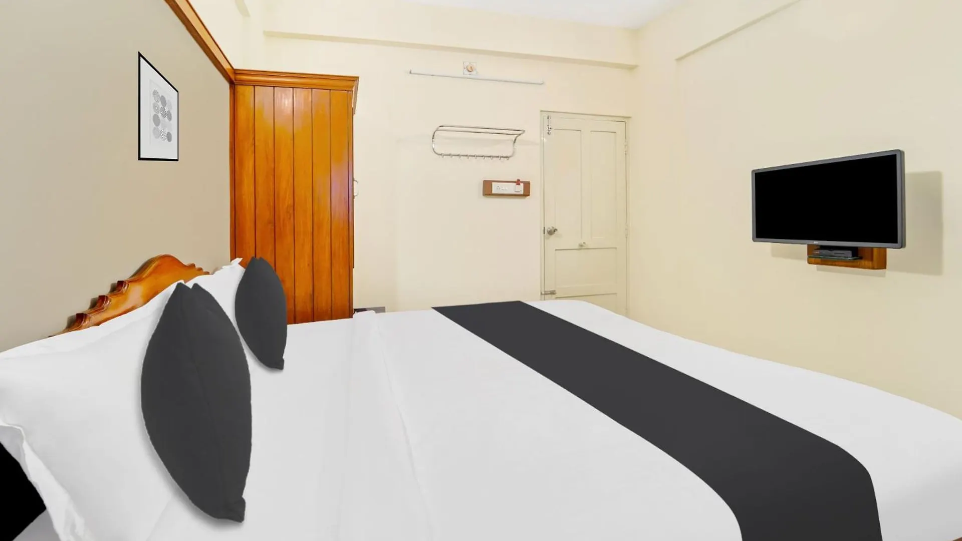 Super Hotel O Broadway Ernakulam Kochi