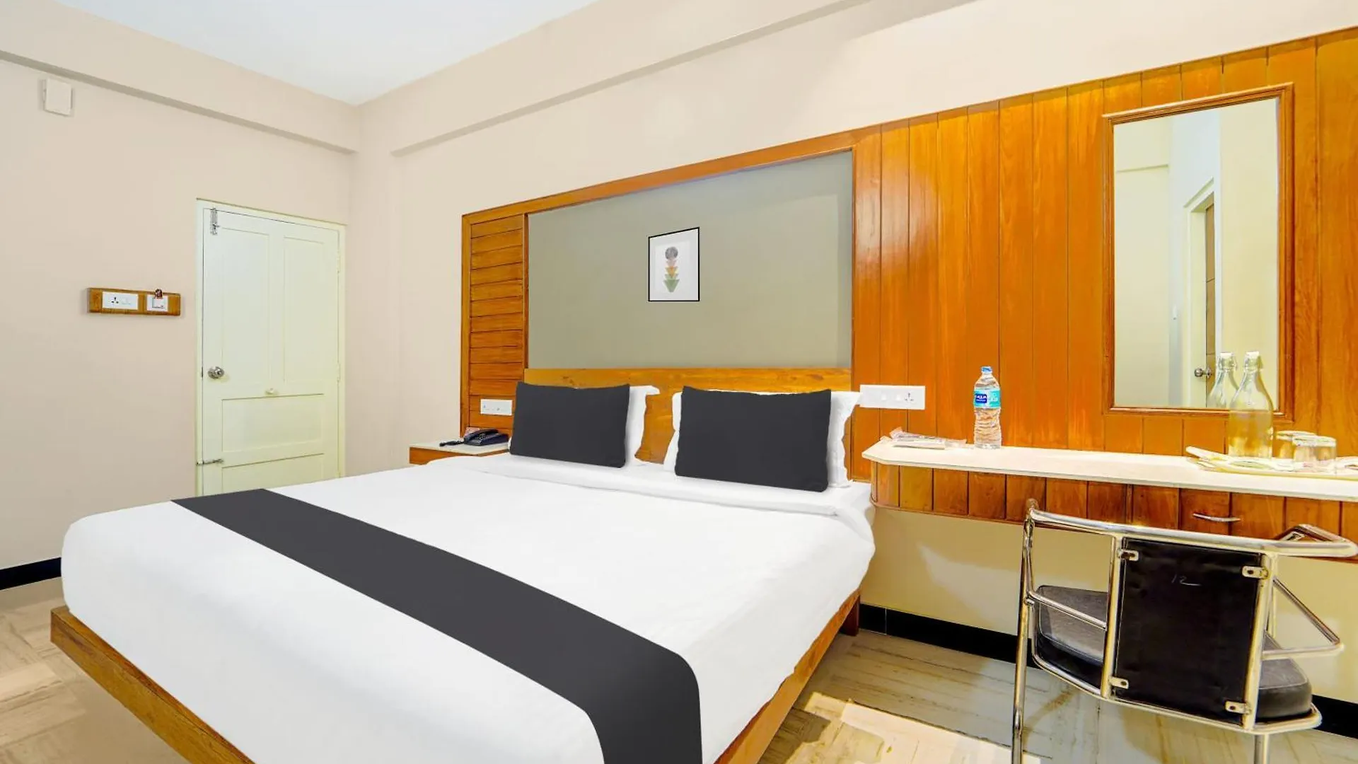 Super Hotel O Broadway Ernakulam Kochi