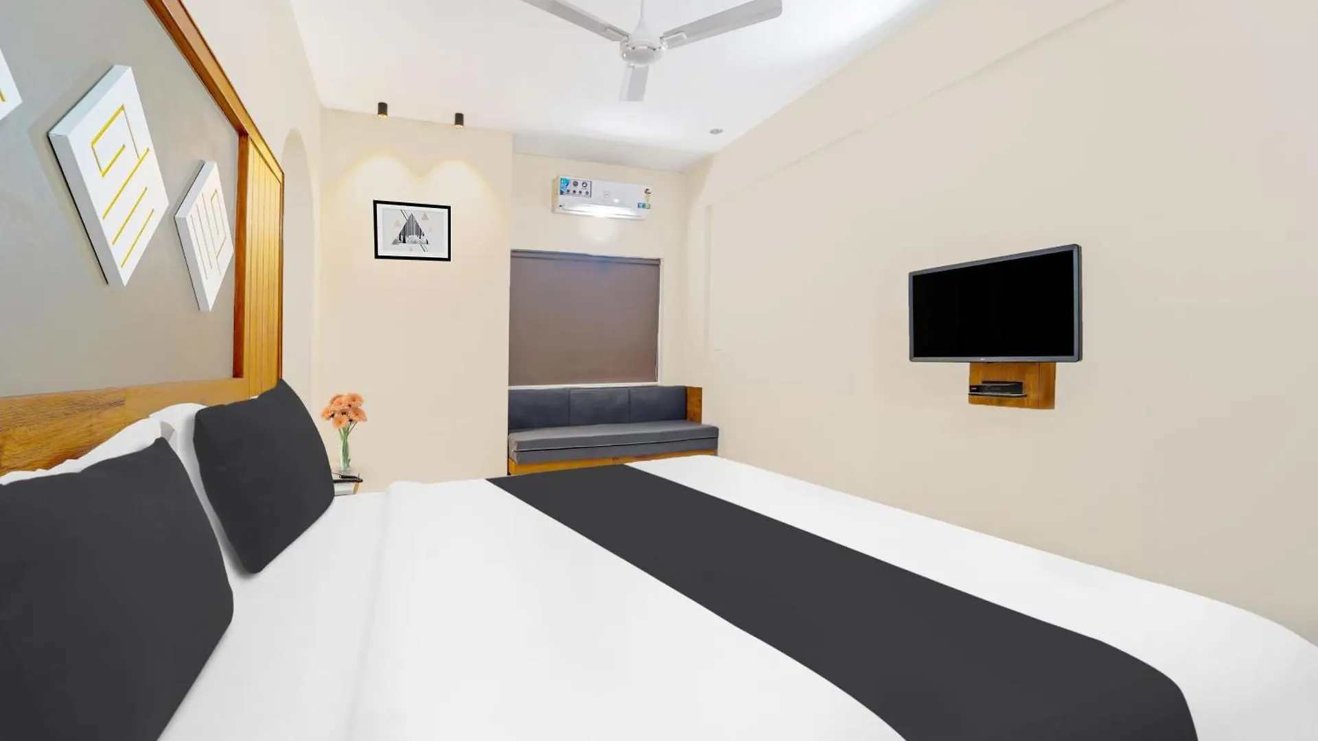 Super Hotel O Broadway Ernakulam Kochi