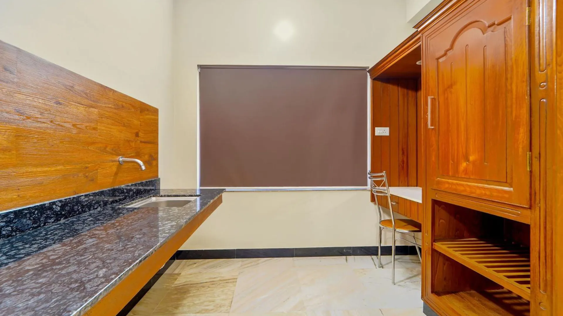 Super Hotel O Broadway Ernakulam Kochi